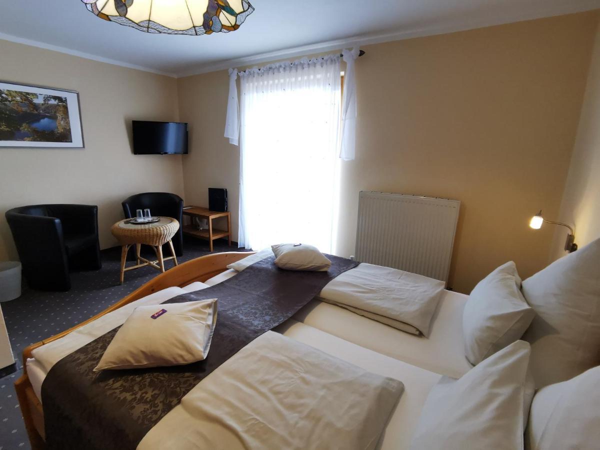Doppelzimmer mit Balkon